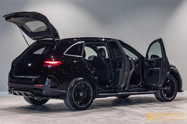 Mercedes-Benz GLC 200 4MATIC AMG Line|MBUX|LED|Ambien Mercedes-Benz GLC 200 4MATIC AMG Line|MBUX|LED|Ambien