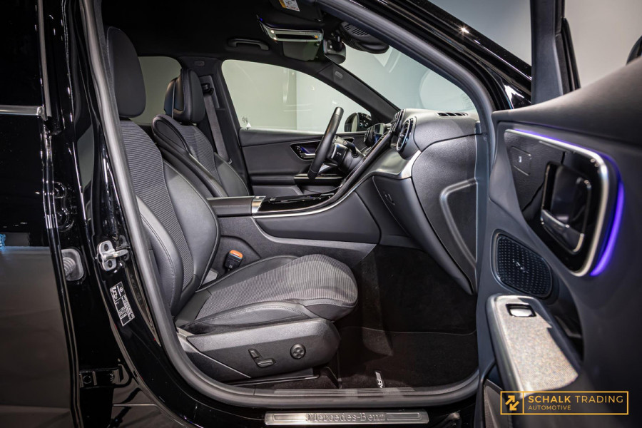 Mercedes-Benz GLC 200 4MATIC AMG Line|MBUX|LED|Ambien Mercedes-Benz GLC 200 4MATIC AMG Line|MBUX|LED|Ambien