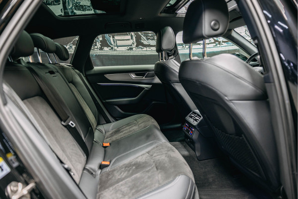 Audi A6 Avant 55 TFSI e quattro Competition | Maxton Design | 360 camera | S-line | Pano | Stoelverwarming | Audi A6 Avant 55 TFSI e quattro Competition | Maxton Design | 360 camera | S-line | Pano | Stoelverwarming |
