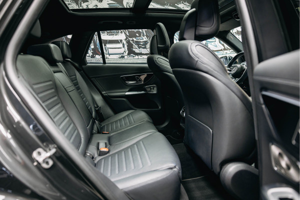 Mercedes-Benz GLC 300e 4MATIC AMG Line | Pano | Stoelverwarming | 360 camera | AMG Look