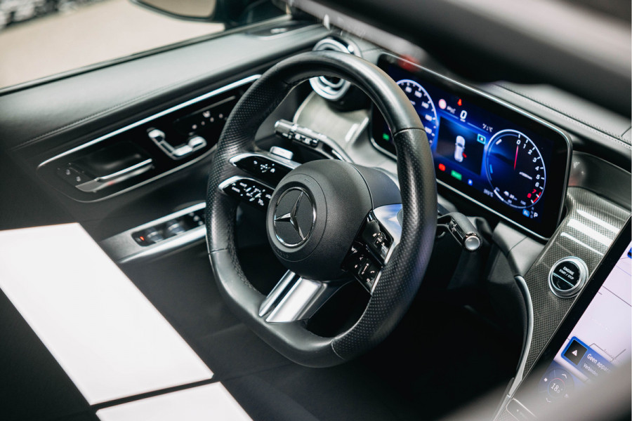 Mercedes-Benz GLC 300e 4MATIC AMG Line | Pano | Stoelverwarming | 360 camera | AMG Look