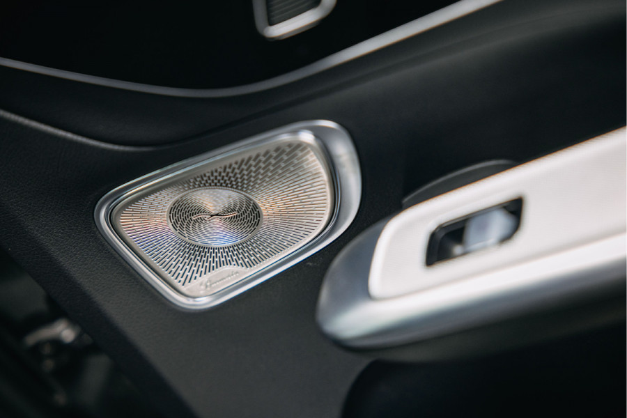 Mercedes-Benz GLC 300e 4MATIC AMG Line | Pano | Stoelverwarming | 360 camera | AMG Look