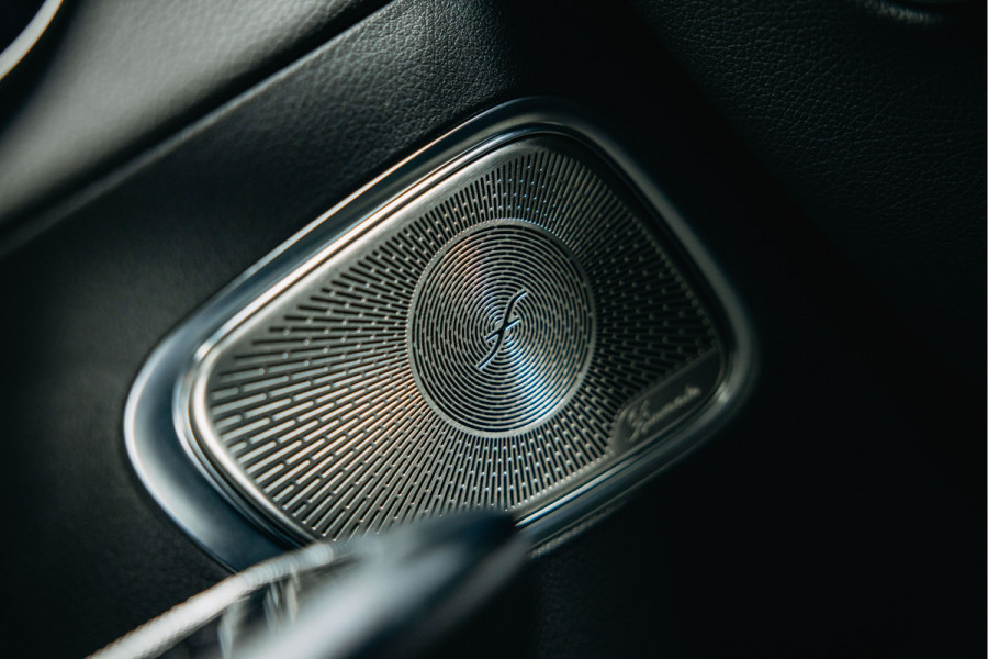 Mercedes-Benz GLC 300e 4MATIC AMG Line | Pano | Stoelverwarming | 360 camera | AMG Look