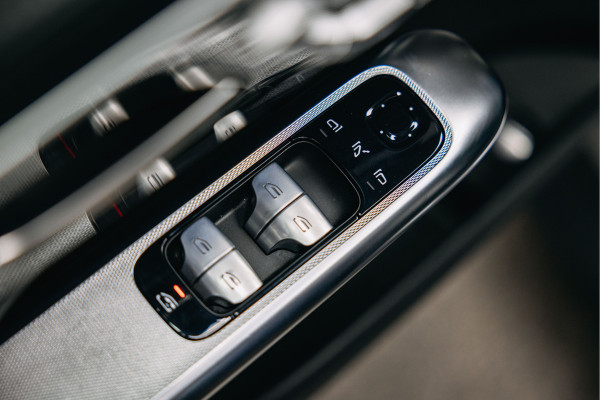 Mercedes-Benz GLC 300e 4MATIC AMG Line | Pano | Stoelverwarming | 360 camera | AMG Look