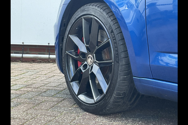 Škoda Octavia Combi 2.0 TSI RS Sportzetels Nav/Cam Carplay Stoelverw Elek.Klep Race-Blue Voll.Onderhouden! Škoda Octavia Combi 2.0 TSI RS Sportzetels Nav/Cam Carplay Stoelverw Elek.Klep Race-Blue Voll.Onderhouden!
