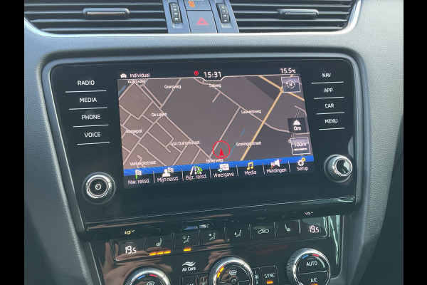 Škoda Octavia Combi 2.0 TSI RS Sportzetels Nav/Cam Carplay Stoelverw Elek.Klep Race-Blue Voll.Onderhouden! Škoda Octavia Combi 2.0 TSI RS Sportzetels Nav/Cam Carplay Stoelverw Elek.Klep Race-Blue Voll.Onderhouden!