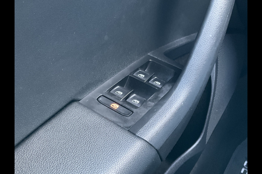 Škoda Octavia Combi 2.0 TSI RS Sportzetels Nav/Cam Carplay Stoelverw Elek.Klep Race-Blue Voll.Onderhouden! Škoda Octavia Combi 2.0 TSI RS Sportzetels Nav/Cam Carplay Stoelverw Elek.Klep Race-Blue Voll.Onderhouden!