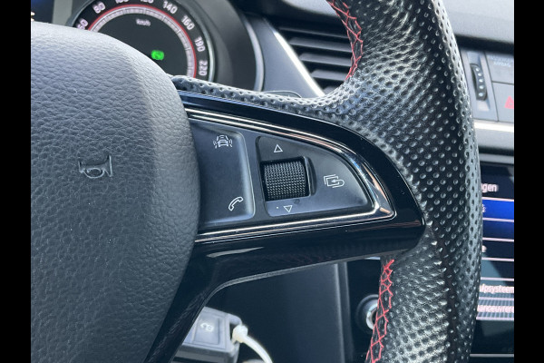 Škoda Octavia Combi 2.0 TSI RS Sportzetels Nav/Cam Carplay Stoelverw Elek.Klep Race-Blue Voll.Onderhouden! Škoda Octavia Combi 2.0 TSI RS Sportzetels Nav/Cam Carplay Stoelverw Elek.Klep Race-Blue Voll.Onderhouden!