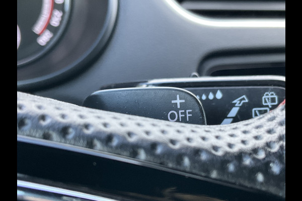 Škoda Octavia Combi 2.0 TSI RS Sportzetels Nav/Cam Carplay Stoelverw Elek.Klep Race-Blue Voll.Onderhouden! Škoda Octavia Combi 2.0 TSI RS Sportzetels Nav/Cam Carplay Stoelverw Elek.Klep Race-Blue Voll.Onderhouden!