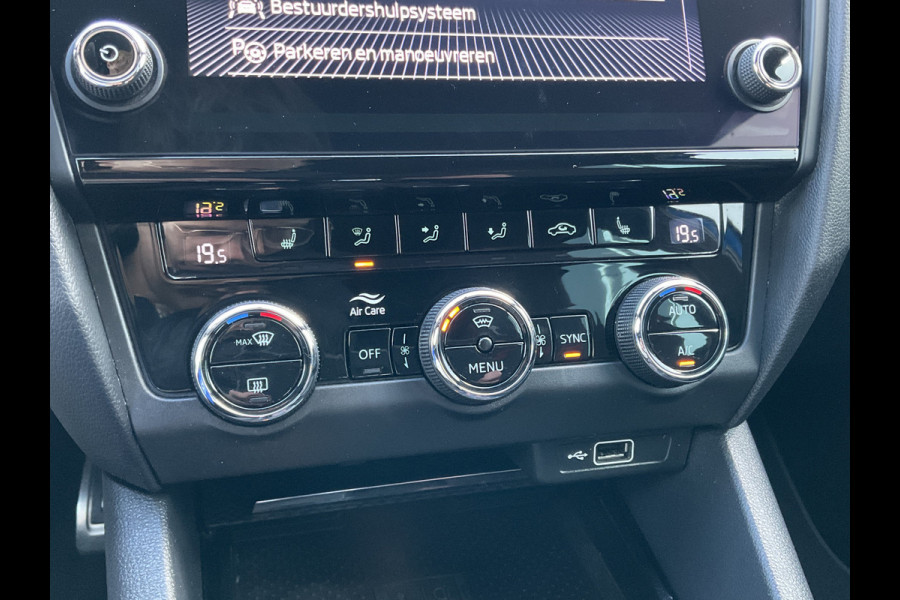 Škoda Octavia Combi 2.0 TSI RS Sportzetels Nav/Cam Carplay Stoelverw Elek.Klep Race-Blue Voll.Onderhouden! Škoda Octavia Combi 2.0 TSI RS Sportzetels Nav/Cam Carplay Stoelverw Elek.Klep Race-Blue Voll.Onderhouden!