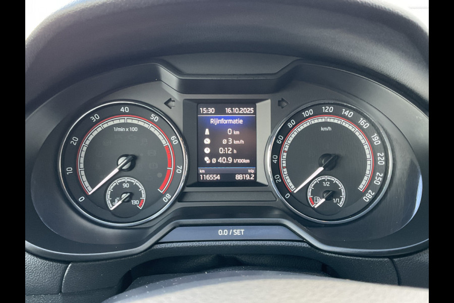 Škoda Octavia Combi 2.0 TSI RS Sportzetels Nav/Cam Carplay Stoelverw Elek.Klep Race-Blue Voll.Onderhouden! Škoda Octavia Combi 2.0 TSI RS Sportzetels Nav/Cam Carplay Stoelverw Elek.Klep Race-Blue Voll.Onderhouden!