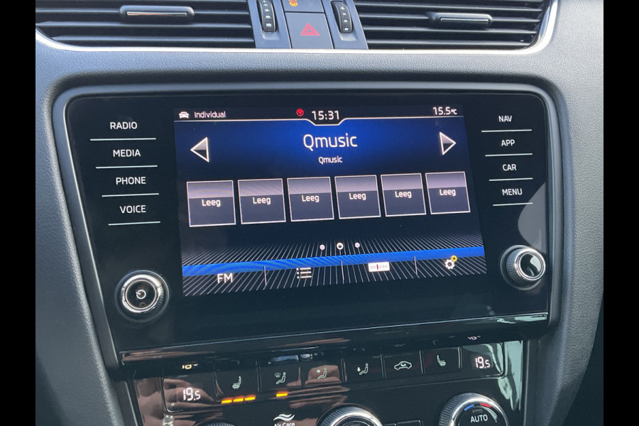 Škoda Octavia Combi 2.0 TSI RS Sportzetels Nav/Cam Carplay Stoelverw Elek.Klep Race-Blue Voll.Onderhouden! Škoda Octavia Combi 2.0 TSI RS Sportzetels Nav/Cam Carplay Stoelverw Elek.Klep Race-Blue Voll.Onderhouden!