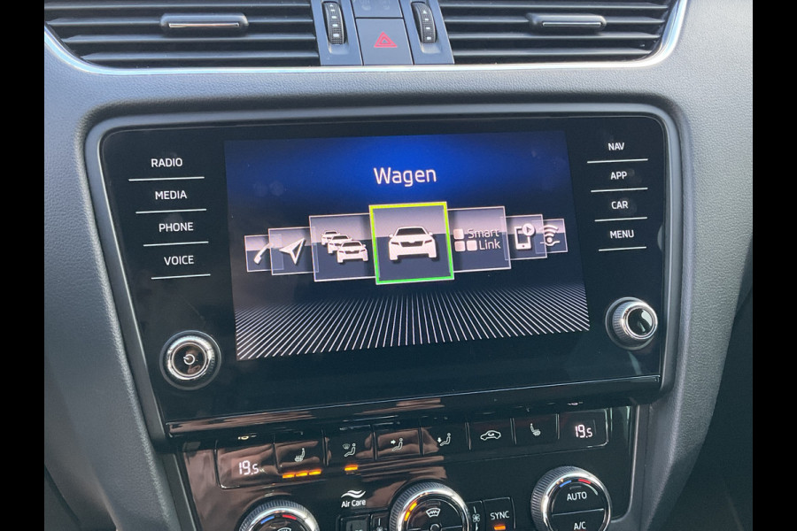 Škoda Octavia Combi 2.0 TSI RS Sportzetels Nav/Cam Carplay Stoelverw Elek.Klep Race-Blue Voll.Onderhouden! Škoda Octavia Combi 2.0 TSI RS Sportzetels Nav/Cam Carplay Stoelverw Elek.Klep Race-Blue Voll.Onderhouden!