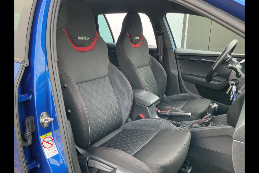 Škoda Octavia Combi 2.0 TSI RS Sportzetels Nav/Cam Carplay Stoelverw Elek.Klep Race-Blue Voll.Onderhouden! Škoda Octavia Combi 2.0 TSI RS Sportzetels Nav/Cam Carplay Stoelverw Elek.Klep Race-Blue Voll.Onderhouden!