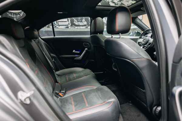 Mercedes-Benz A-Klasse 250 e | Burmester | Pano | Hybride | Matte Grijs | Head-Up | Stoelverwarming | Mercedes-Benz A-Klasse 250 e | Burmester | Pano | Hybride | Matte Grijs | Head-Up | Stoelverwarming |