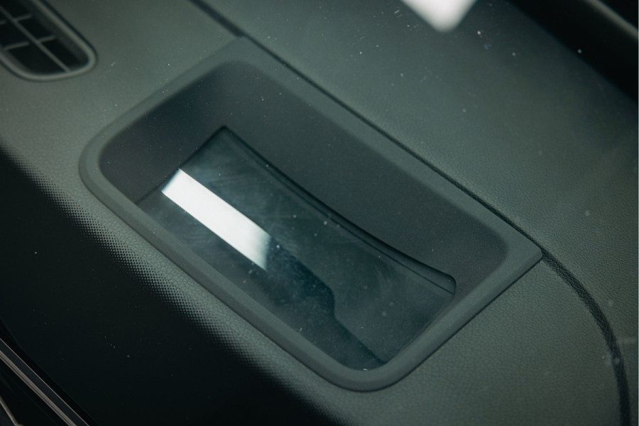 Mercedes-Benz A-Klasse 250 e | Burmester | Pano | Hybride | Matte Grijs | Head-Up | Stoelverwarming | Mercedes-Benz A-Klasse 250 e | Burmester | Pano | Hybride | Matte Grijs | Head-Up | Stoelverwarming |