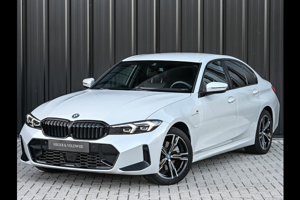 BMW 3-serie 330e | M-SPORT | SPORT SEATS | AMBIANCE INTERIEUR | ACTIVE CRUISE | DAB+ | HIFI SOUND | SHADOW-LINE | TREKHAAK | STUURVERWARMING BMW 3-serie 330e | M-SPORT | SPORT SEATS | AMBIANCE INTERIEUR | ACTIVE CRUISE | DAB+ | HIFI SOUND | SHADOW-LINE | TREKHAAK | STUURVERWARMING