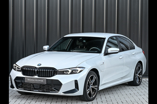 BMW 3-serie 330e | M-SPORT | SPORT SEATS | AMBIANCE INTERIEUR | ACTIVE CRUISE | DAB+ | HIFI SOUND | SHADOW-LINE | TREKHAAK | STUURVERWARMING BMW 3-serie 330e | M-SPORT | SPORT SEATS | AMBIANCE INTERIEUR | ACTIVE CRUISE | DAB+ | HIFI SOUND | SHADOW-LINE | TREKHAAK | STUURVERWARMING
