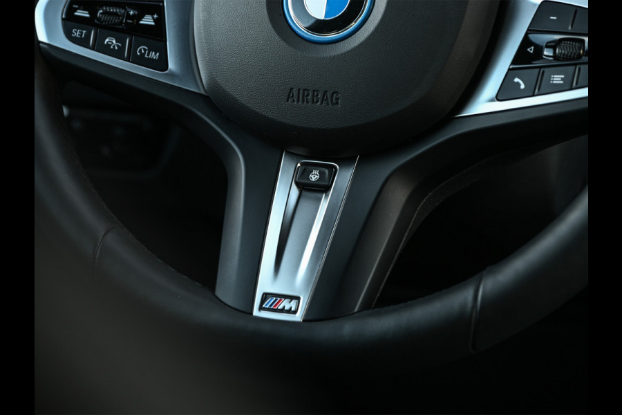 BMW 3-serie 330e | M-SPORT | SPORT SEATS | AMBIANCE INTERIEUR | ACTIVE CRUISE | DAB+ | HIFI SOUND | SHADOW-LINE | TREKHAAK | STUURVERWARMING BMW 3-serie 330e | M-SPORT | SPORT SEATS | AMBIANCE INTERIEUR | ACTIVE CRUISE | DAB+ | HIFI SOUND | SHADOW-LINE | TREKHAAK | STUURVERWARMING