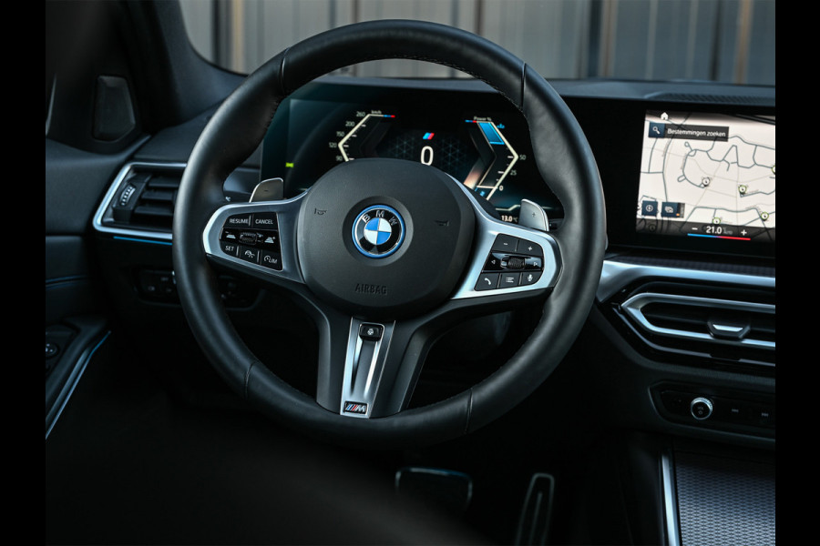 BMW 3-serie 330e | M-SPORT | SPORT SEATS | AMBIANCE INTERIEUR | ACTIVE CRUISE | DAB+ | HIFI SOUND | SHADOW-LINE | TREKHAAK | STUURVERWARMING BMW 3-serie 330e | M-SPORT | SPORT SEATS | AMBIANCE INTERIEUR | ACTIVE CRUISE | DAB+ | HIFI SOUND | SHADOW-LINE | TREKHAAK | STUURVERWARMING