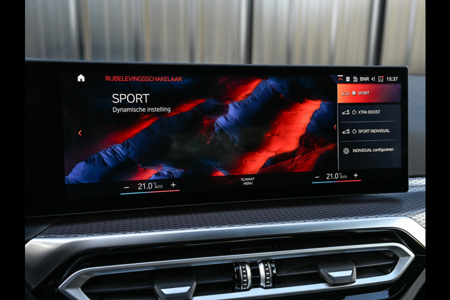 BMW 3-serie 330e | M-SPORT | SPORT SEATS | AMBIANCE INTERIEUR | ACTIVE CRUISE | DAB+ | HIFI SOUND | SHADOW-LINE | TREKHAAK | STUURVERWARMING BMW 3-serie 330e | M-SPORT | SPORT SEATS | AMBIANCE INTERIEUR | ACTIVE CRUISE | DAB+ | HIFI SOUND | SHADOW-LINE | TREKHAAK | STUURVERWARMING