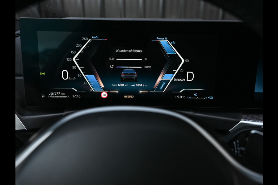 BMW 3-serie 330e | M-SPORT | SPORT SEATS | AMBIANCE INTERIEUR | ACTIVE CRUISE | DAB+ | HIFI SOUND | SHADOW-LINE | TREKHAAK | STUURVERWARMING