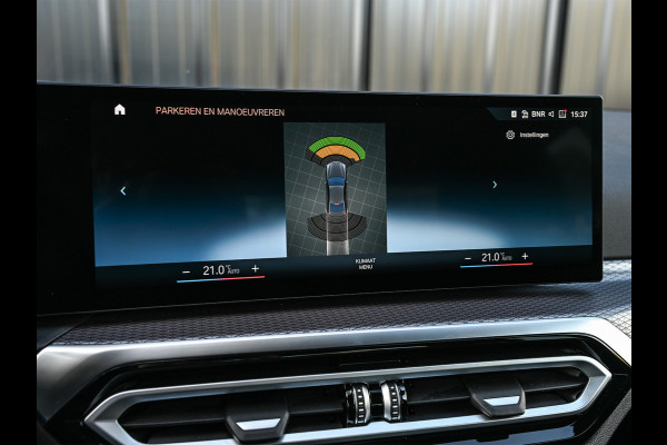 BMW 3-serie 330e | M-SPORT | SPORT SEATS | AMBIANCE INTERIEUR | ACTIVE CRUISE | DAB+ | HIFI SOUND | SHADOW-LINE | TREKHAAK | STUURVERWARMING