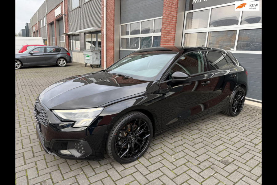 Audi A3 SPORTBACK 35 TFSI AUT LED ACC Leder Carplay Camera Audi A3 SPORTBACK 35 TFSI AUT LED ACC Leder Carplay Camera