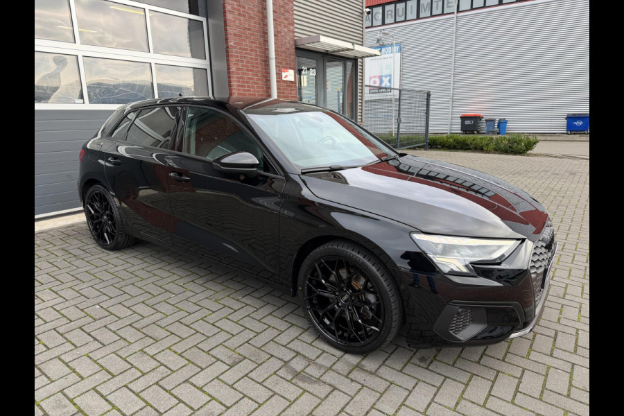 Audi A3 SPORTBACK 35 TFSI AUT LED ACC Leder Carplay Camera Audi A3 SPORTBACK 35 TFSI AUT LED ACC Leder Carplay Camera