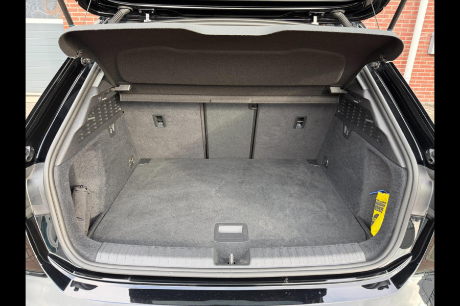 Audi A3 SPORTBACK 35 TFSI AUT LED ACC Leder Carplay Camera Audi A3 SPORTBACK 35 TFSI AUT LED ACC Leder Carplay Camera