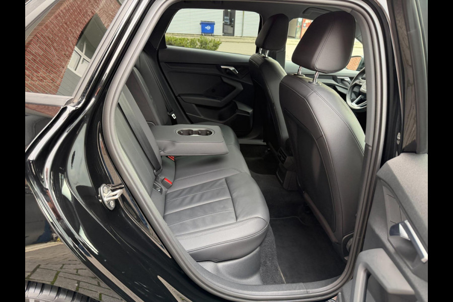 Audi A3 SPORTBACK 35 TFSI AUT LED ACC Leder Carplay Camera Audi A3 SPORTBACK 35 TFSI AUT LED ACC Leder Carplay Camera