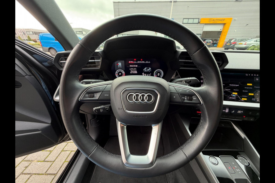 Audi A3 SPORTBACK 35 TFSI AUT LED ACC Leder Carplay Camera Audi A3 SPORTBACK 35 TFSI AUT LED ACC Leder Carplay Camera