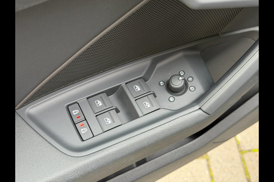 Audi A3 SPORTBACK 35 TFSI AUT LED ACC Leder Carplay Camera Audi A3 SPORTBACK 35 TFSI AUT LED ACC Leder Carplay Camera