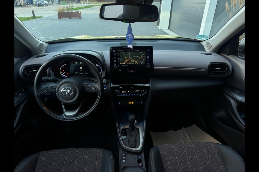 Toyota Yaris Cross 1.5 Hybrid Dynamic FULL NAVI CAMERA PDC LEDER SPORTVELGEN Toyota Yaris Cross 1.5 Hybrid Dynamic FULL NAVI CAMERA PDC LEDER SPORTVELGEN