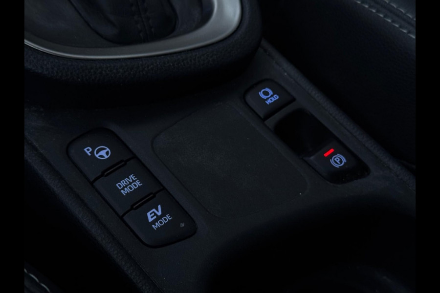 Toyota Yaris Cross 1.5 Hybrid Dynamic FULL NAVI CAMERA PDC LEDER SPORTVELGEN Toyota Yaris Cross 1.5 Hybrid Dynamic FULL NAVI CAMERA PDC LEDER SPORTVELGEN