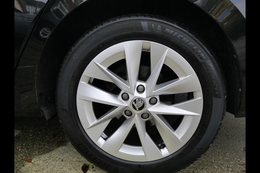 Škoda Octavia Combi 1.0 TSI BUSINESS | PANORAMA | DIGI DASH | LED | TREKHAAK | DEALER O-H!! Škoda Octavia Combi 1.0 TSI BUSINESS | PANORAMA | DIGI DASH | LED | TREKHAAK | DEALER O-H!!