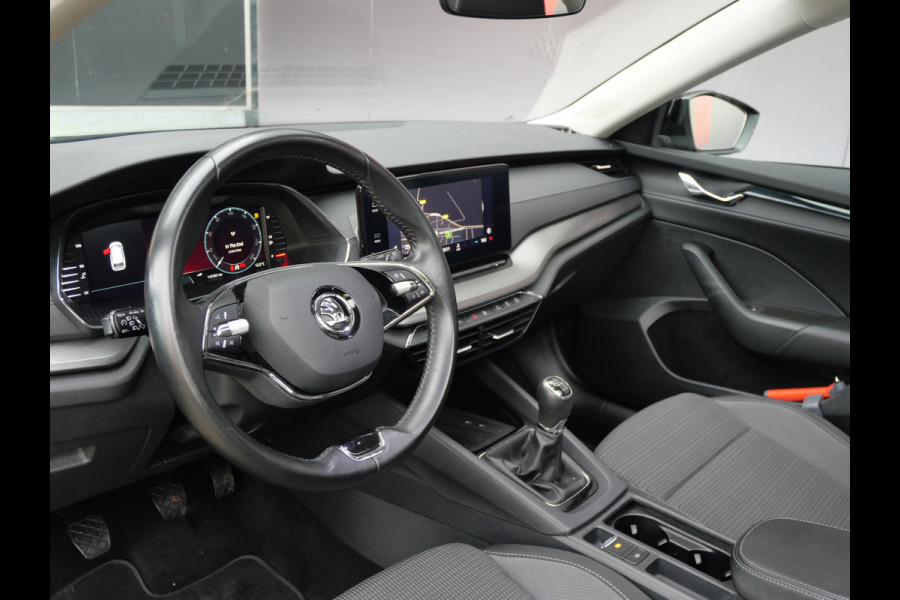 Škoda Octavia Combi 1.0 TSI BUSINESS | PANORAMA | DIGI DASH | LED | TREKHAAK | DEALER O-H!! Škoda Octavia Combi 1.0 TSI BUSINESS | PANORAMA | DIGI DASH | LED | TREKHAAK | DEALER O-H!!