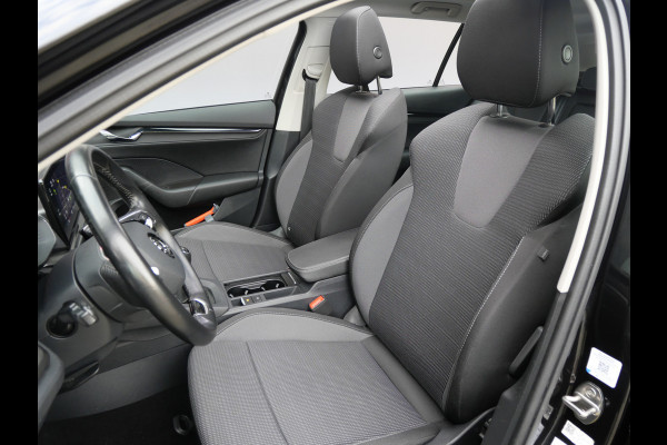 Škoda Octavia Combi 1.0 TSI BUSINESS | PANORAMA | DIGI DASH | LED | TREKHAAK | DEALER O-H!! Škoda Octavia Combi 1.0 TSI BUSINESS | PANORAMA | DIGI DASH | LED | TREKHAAK | DEALER O-H!!