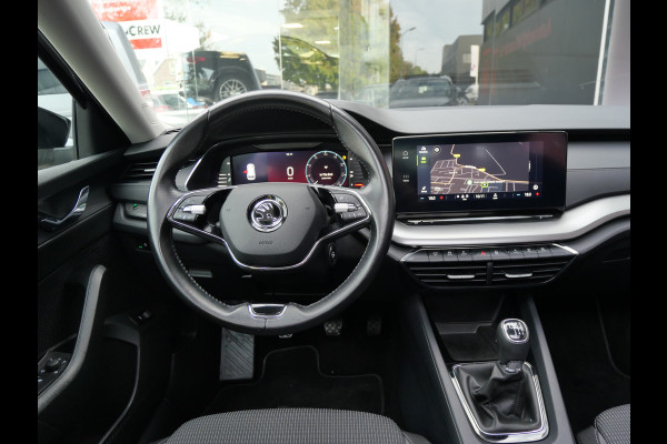 Škoda Octavia Combi 1.0 TSI BUSINESS | PANORAMA | DIGI DASH | LED | TREKHAAK | DEALER O-H!! Škoda Octavia Combi 1.0 TSI BUSINESS | PANORAMA | DIGI DASH | LED | TREKHAAK | DEALER O-H!!