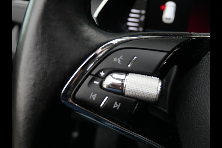 Škoda Octavia Combi 1.0 TSI BUSINESS | PANORAMA | DIGI DASH | LED | TREKHAAK | DEALER O-H!! Škoda Octavia Combi 1.0 TSI BUSINESS | PANORAMA | DIGI DASH | LED | TREKHAAK | DEALER O-H!!