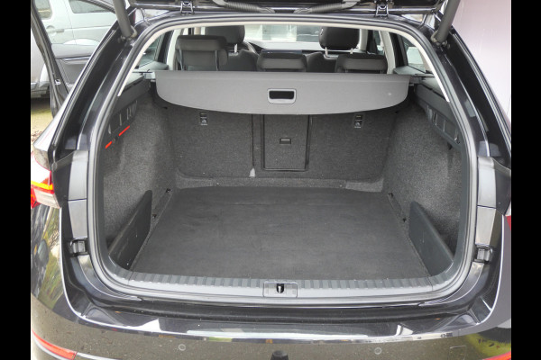 Škoda Octavia Combi 1.0 TSI BUSINESS | PANORAMA | DIGI DASH | LED | TREKHAAK | DEALER O-H!! Škoda Octavia Combi 1.0 TSI BUSINESS | PANORAMA | DIGI DASH | LED | TREKHAAK | DEALER O-H!!