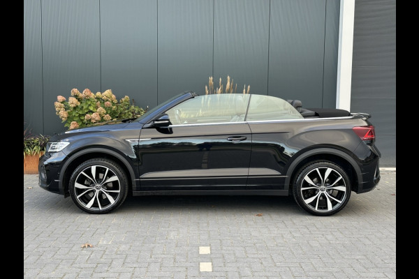 Volkswagen T-Roc Cabrio 1.5 TSI R-Line M2023 TREKHAAK CAMERA NAVI APPLE CARPLAY Volkswagen T-Roc Cabrio 1.5 TSI R-Line M2023 TREKHAAK CAMERA NAVI APPLE CARPLAY