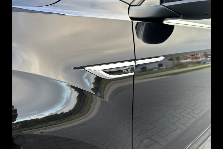 Volkswagen T-Roc Cabrio 1.5 TSI R-Line M2023 TREKHAAK CAMERA NAVI APPLE CARPLAY Volkswagen T-Roc Cabrio 1.5 TSI R-Line M2023 TREKHAAK CAMERA NAVI APPLE CARPLAY