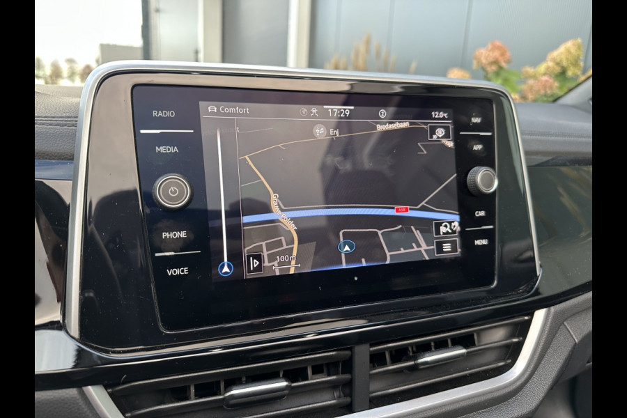 Volkswagen T-Roc Cabrio 1.5 TSI R-Line M2023 TREKHAAK CAMERA NAVI APPLE CARPLAY Volkswagen T-Roc Cabrio 1.5 TSI R-Line M2023 TREKHAAK CAMERA NAVI APPLE CARPLAY