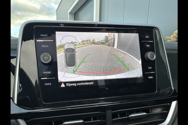 Volkswagen T-Roc Cabrio 1.5 TSI R-Line M2023 TREKHAAK CAMERA NAVI APPLE CARPLAY Volkswagen T-Roc Cabrio 1.5 TSI R-Line M2023 TREKHAAK CAMERA NAVI APPLE CARPLAY