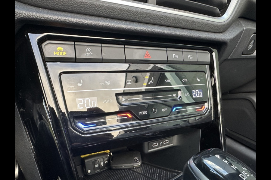 Volkswagen T-Roc Cabrio 1.5 TSI R-Line M2023 TREKHAAK CAMERA NAVI APPLE CARPLAY Volkswagen T-Roc Cabrio 1.5 TSI R-Line M2023 TREKHAAK CAMERA NAVI APPLE CARPLAY