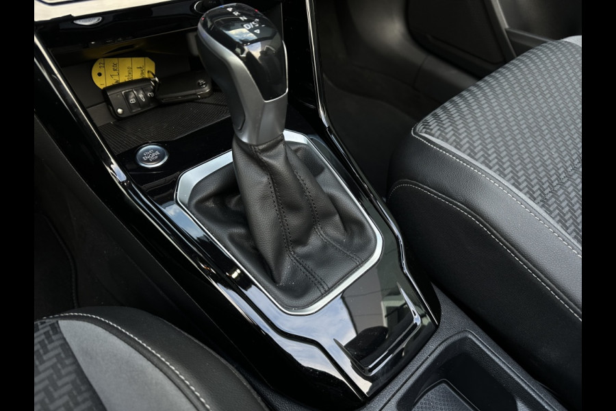 Volkswagen T-Roc Cabrio 1.5 TSI R-Line M2023 TREKHAAK CAMERA NAVI APPLE CARPLAY Volkswagen T-Roc Cabrio 1.5 TSI R-Line M2023 TREKHAAK CAMERA NAVI APPLE CARPLAY