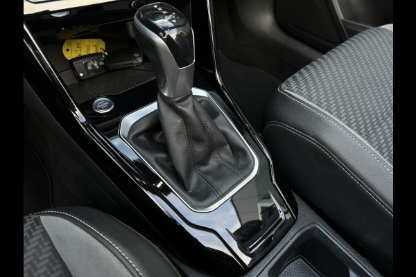 Volkswagen T-Roc Cabrio 1.5 TSI R-Line M2023 TREKHAAK CAMERA NAVI APPLE CARPLAY Volkswagen T-Roc Cabrio 1.5 TSI R-Line M2023 TREKHAAK CAMERA NAVI APPLE CARPLAY