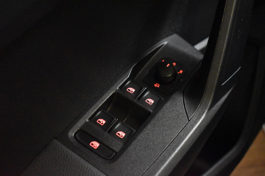 Seat Ibiza TSI 95PK FLEX CAMERA/NAVI/CRUISE*** Seat Ibiza TSI 95PK FLEX CAMERA/NAVI/CRUISE***