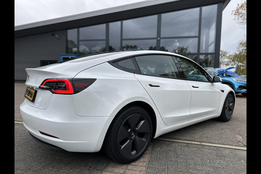 Tesla Model 3 Standard RWD Plus 60 kWh WARMTEPOMP| TESLA GARANTIE VOLLEDIG T/M 06-2027/80.000KM | AANDRIJFLIJN EN ACCU T/M 06-2031/192.000KM| Tesla Model 3 Standard RWD Plus 60 kWh WARMTEPOMP| TESLA GARANTIE VOLLEDIG T/M 06-2027/80.000KM | AANDRIJFLIJN EN ACCU T/M 06-2031/192.000KM|